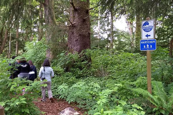 Penn State undergraduate students tour a tsunami evacuation route in Oregon 